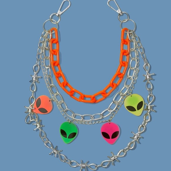 Alien Charm Layered Pant Chain - Picture 2 of 2